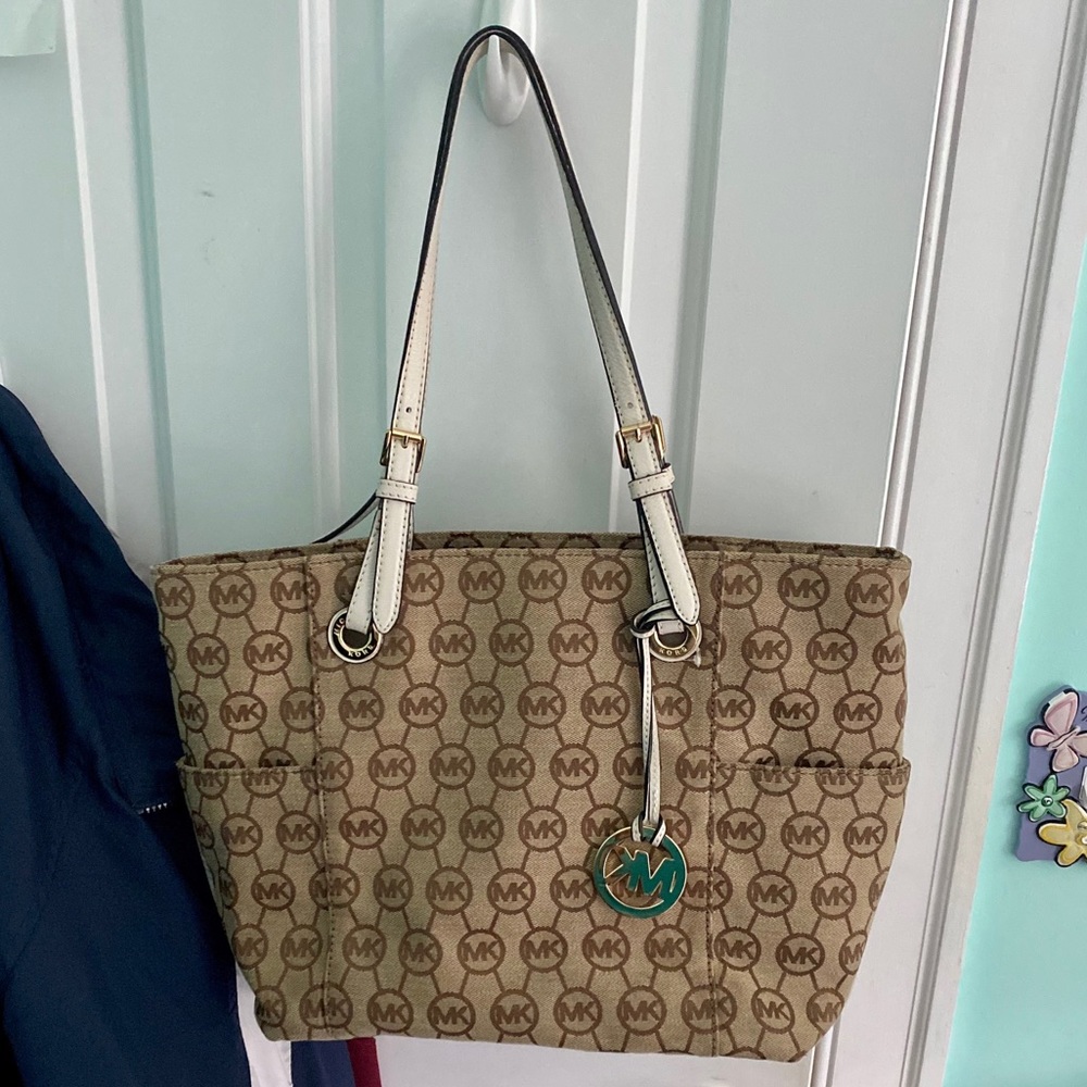 Michael Kors Signature Handbag shoulder bag